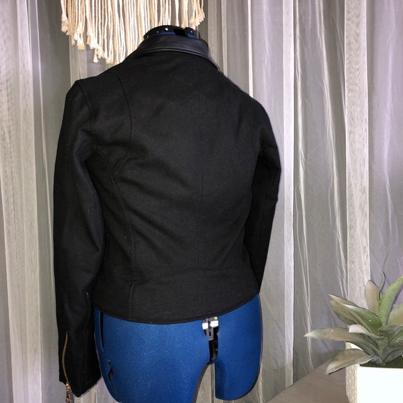 Edgy EXPRESS Jacket - Picture 4 of 6